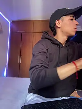 Milo Gunnar online show from 04/13/26, 08:36