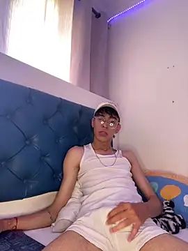 Milo Gunnar online show from 04/15/26, 07:43