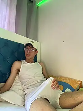 Milo Gunnar online show from 04/15/26, 07:58