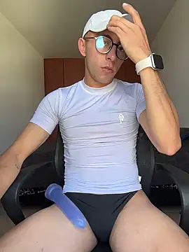 LeonBlazze online show from 03/22/26, 02:42