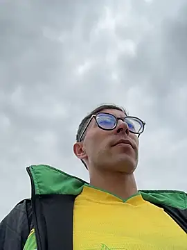 LeonBlazze online show from 03/31/26, 03:23