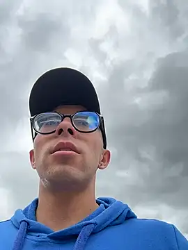 LeonBlazze online show from 04/07/26, 04:40