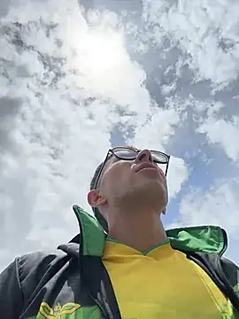 LeonBlazze online show from 04/11/26, 04:55