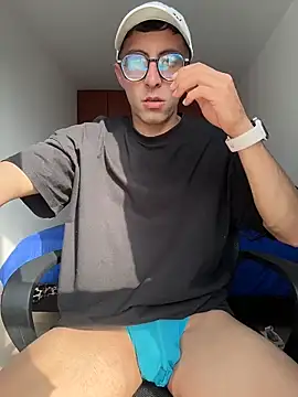 LeonBlazze online show from 04/12/26, 08:47