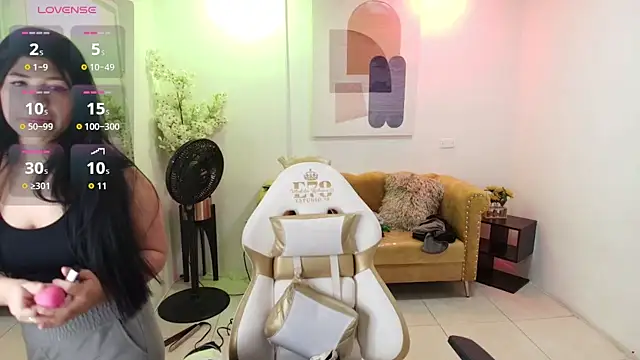 Snapshot of Kitty__meow chatting on 03/21/26, 12:32 Kitty meow online show from 03/21/26, 12:32