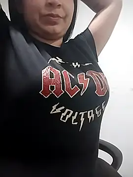 Snapshot of LilasBoobs chatting on 04/08/26, 11:48 LilasBoobs online show from 04/08/26, 11:48