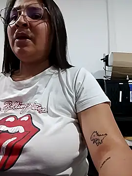 Snapshot of LilasBoobs chatting on 04/15/26, 01:12 LilasBoobs online show from 04/15/26, 01:12