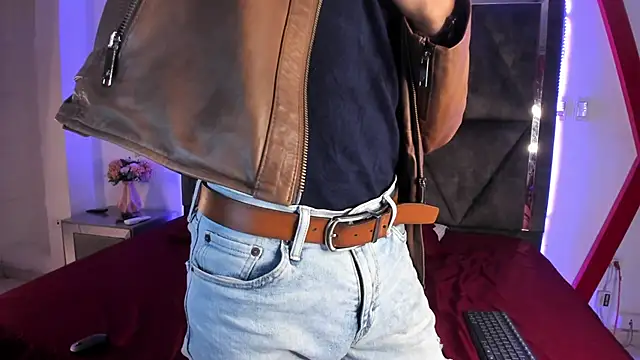 Snapshot of MaxiimoRomano_ chatting on 03/21/26, 01:16 MaxiimoRomano online show from 03/21/26, 01:16