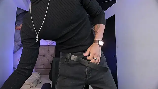 Snapshot of MaxiimoRomano_ chatting on 04/08/26, 12:49 MaxiimoRomano online show from 04/08/26, 12:49