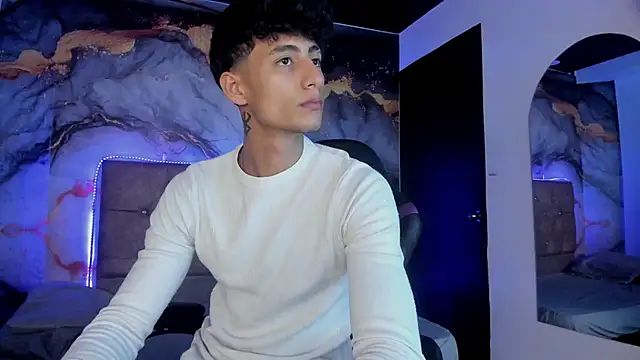 MaxiimoRomano  online show from 05/08/26, 01:27