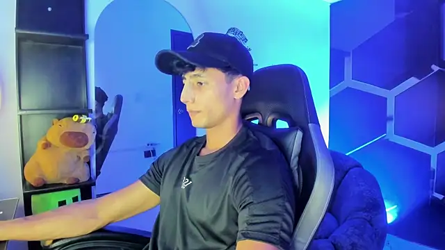 MaxiimoRomano  online show from 06/27/26, 07:08