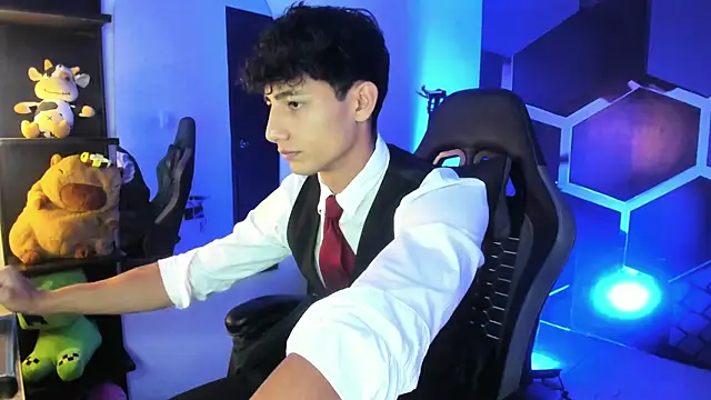 MaxiimoRomano  online show from 07/10/26, 07:05