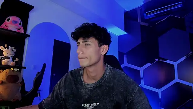 MaxiimoRomano  online show from 07/11/26, 07:05