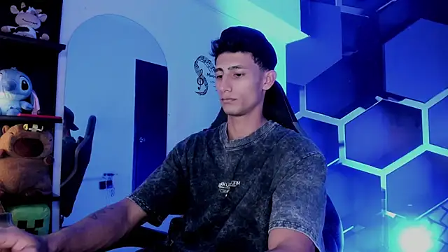 MaxiimoRomano  online show from 07/24/26, 07:23