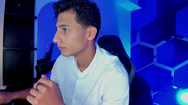 MaxiimoRomano  online show from 07/31/26, 07:24