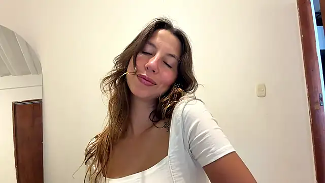 Julieta Jol online show from 04/21/26, 01:39