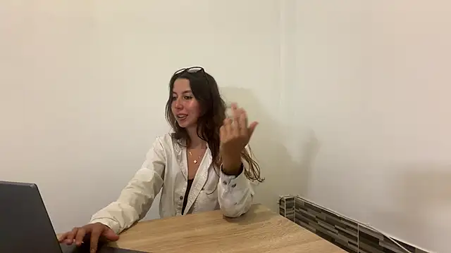 Julieta Jol online show from 06/02/26, 02:30