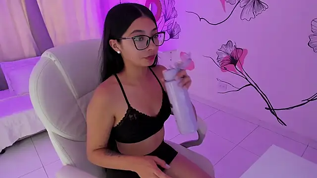 AishaNoor online show from 04/14/26, 07:31