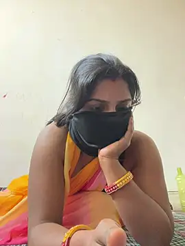 Snapshot of Surbhibaby chatting on 03/25/26, 05:19 Surbhibaby online show from 03/25/26, 05:19