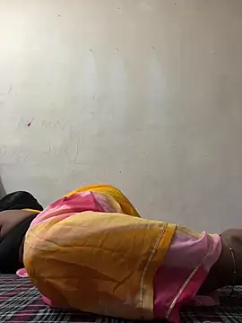 Snapshot of Surbhibaby chatting on 04/04/26, 05:43 Surbhibaby online show from 04/04/26, 05:43