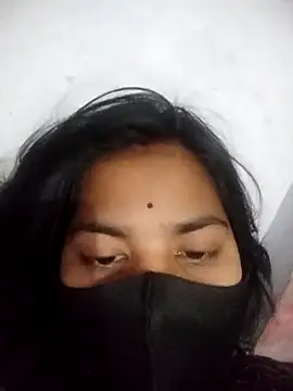 Pallavi cute online show from 04/15/26, 09:05