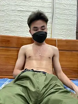 Hoanganhdayroii online show from 04/09/26, 03:17