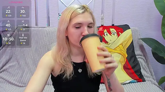 Naomi Blondie online show from 03/24/26, 05:34