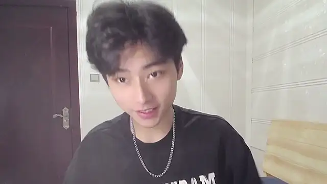 XX-XIUXIU online show from 05/08/26, 11:59