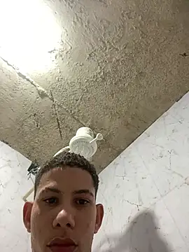 Snapshot of sgxtremm chatting on 03/17/26, 06:06 sgxtremm online show from 03/17/26, 06:06