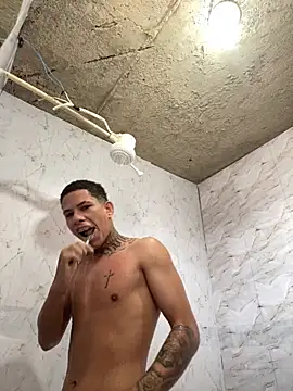 Snapshot of sgxtremm chatting on 03/25/26, 02:12 sgxtremm online show from 03/25/26, 02:12