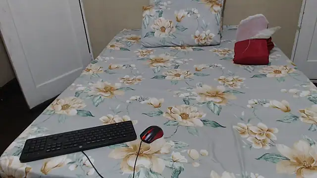 YourShySweetGal online show from 04/04/26, 06:05