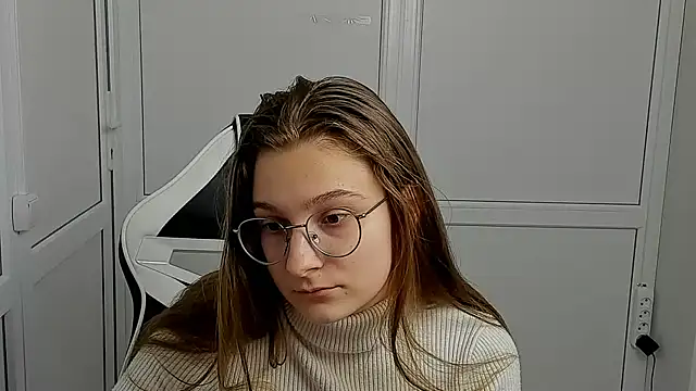 Mia kristal online show from 04/10/26, 12:54