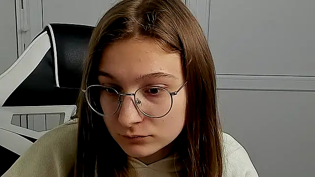 Mia kristal online show from 04/14/26, 07:03