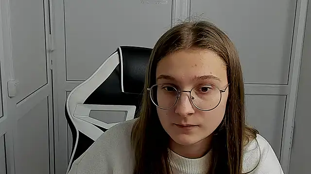 Mia kristal online show from 04/17/26, 12:52