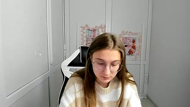Mia kristal online show from 05/27/26, 08:22