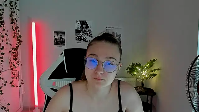 Mia kristal online show from 07/14/26, 08:08