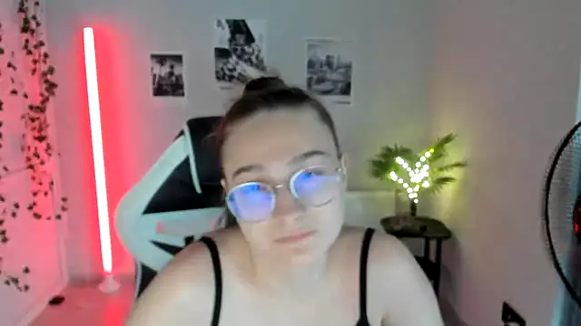 Mia kristal online show from 07/14/26, 11:27