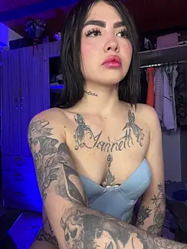 MiaHouston 23 online show from 04/06/26, 06:03