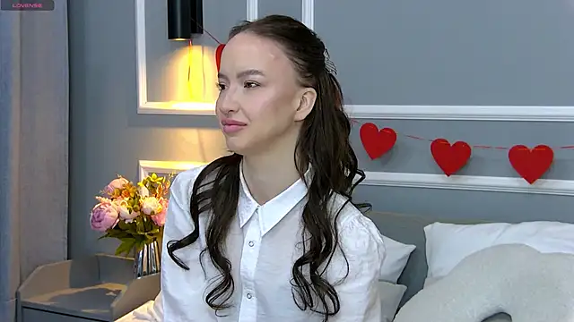 MonaHicks online show from 04/02/26, 07:11