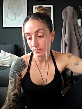 NicoleKaiser online show from 03/27/26, 05:01