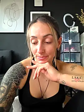 NicoleKaiser online show from 04/02/26, 04:04