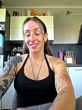 NicoleKaiser online show from 04/09/26, 09:04