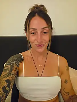NicoleKaiser online show from 07/16/26, 08:15