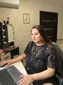 AgathaMyers online show from 04/08/26, 10:04