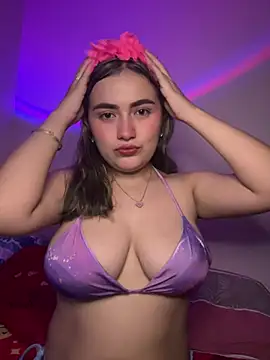 Snapshot of Mia_seduccion chatting on 04/12/26, 01:21 Mia seduccion online show from 04/12/26, 01:21