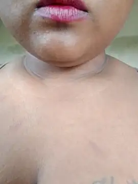 Snapshot of Rishwana69 chatting on 03/19/26, 03:54 Rishwana69 online show from 03/19/26, 03:54