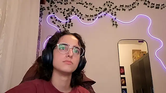 SanjuanaEytchison online show from 04/08/26, 10:04