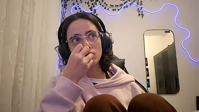 SanjuanaEytchison online show from 04/14/26, 09:59