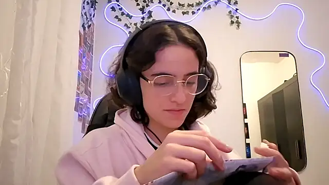 SanjuanaEytchison online show from 04/15/26, 10:11