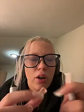 LeniMaria online show from 03/23/26, 06:12